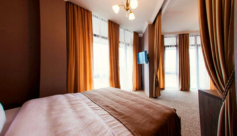 هتل اولد گاردن باتومی